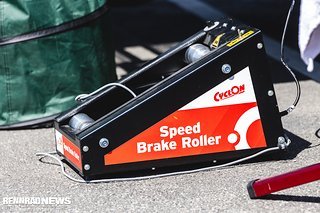 Mit dem Speed Brake Roller von CyclOn werden Scheibenbremsen eingebremst