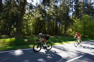 Nach einer guten halben Stunde auf den Feldberg geht es für alle Teilnehmenden in die Abfahrt.