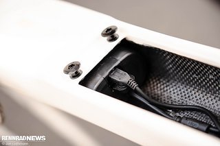 Den unteren Teil füllt die b+m K-Werk Powerbank mit 4.500 mAh Kapazität. Den unteren Teil füllt die b+m K-Werk Powerbank mit 4.500 mAh Kapazität.