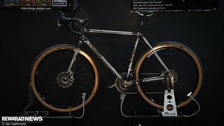 Das Yasujiro Nudity Plus: Gravelbike im Fillet-Brazed Verfahren mit Ösen für Schutzbleche und Disc-Bremsen