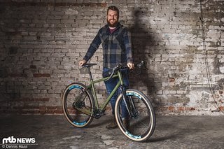 Alex ist der Gründer von Portus Cycles und hat uns das Grav Karl zu den Craft Bike Days mitgebracht.