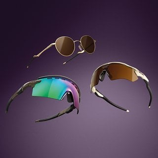 Drei Brillen umfasst die Oakley x Pas Normal Studios Kollektion.