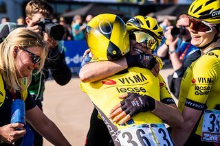 Die Freude im Team Visma Lease a bike war grenzenlos.