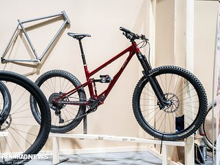 Rotor Bikes aus Leipzig brachte den Prototyp eines neuen Fullys mit Stahlrahmen mit.