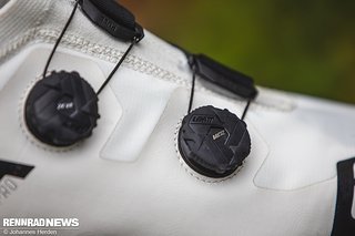 Die MOZ-Drehrädchen spannen die Schnürungen mit dem Uhrzeigersinn.