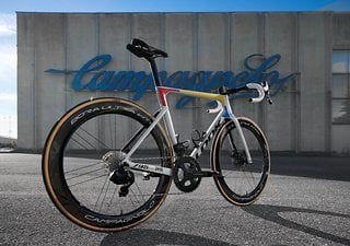 Am Look 795 Blade RS von Cofidis kehren Campagnolo Komponenten zurück in die WorldTour.