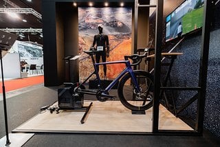 Mit dem FCR präsentierte Van Rysel ein weiteres Aero-Rennrad auf der Messe Velofollies