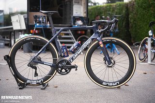 Das Lapierre Xelius DRS von Pavel Bittner bei Team Picnic Post NL ist ein leichter Aero-Allrounder. Das Lapierre Xelius DRS von Pavel Bittner bei Team Picnic Post NL ist ein leichter Aero-Allrounder.