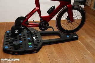 Das Leeze Boom Board Pro bringt Bewegung in das Training mit einem Smarttrainer