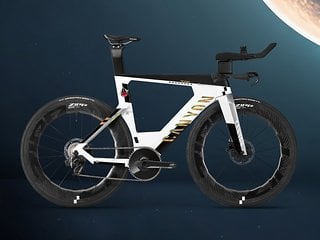 Canyon Speedmax CFR Moonshot: Das Jan-Frodeno-Signature-Bike könnt ihr ab sofort kaufen.