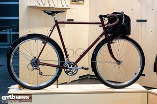 Die 815 g leichte Gabel bekommt man unter anderem in den eigens oder Auftrags-gefertigten Bikes von Tunk. Die 815 g leichte Gabel bekommt man unter anderem in den eigens oder Auftrags-gefertigten Bikes von Tunk.
