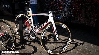 Das neue BH8 Disc ist auch das Arbeitsgerät von Andrè Greipel – leider nur als Warmfahrgerät erwischt