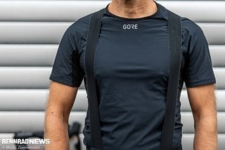 Das Gore Windstopper Base Layer Shirt ist an der Vorderseite komplett winddicht