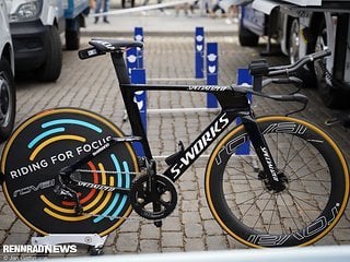 Deceuninck Quick-Step war ebenfalls bereits auf dem neuen Specialized Shiv TT unterwegs