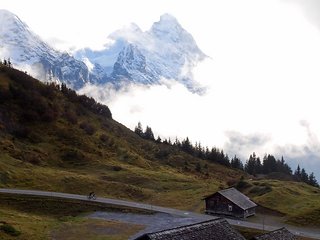 Im Schatten von Eiger, Mönch und Jungfrau auf die grosse Scheidegg