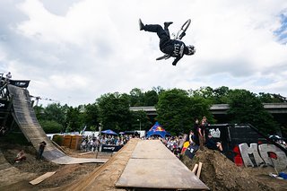 Dirtjump- und BMX-Contests sollen für Action und Unterhaltung sorgen. Dirtjump- und BMX-Contests sollen für Action und Unterhaltung sorgen.