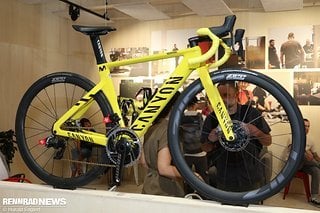 Das Siegerbike der Le Tour de Femmes 2022 stand bei SRAM auf der Eurobike.