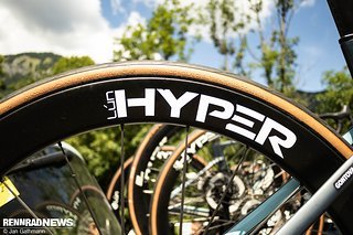 Die Lùn Hyper 3 D45 Laufräder sind Leichtgewichte mit einer Herstellerangabe von 1.345 g und kommen aus gleicher Produktion wie die Rahmen.