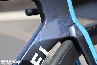 Die Gabelkrone ist weit im Rahmen integriert