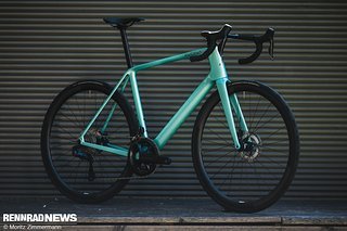 Nach dem Gravel-Bike Callis präsentiert Avona nun das brandneue Rennrad Velum