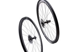 Hunt 4 Season Carbon Dura