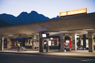 Mit der Räthischen Bahn geht es nach St. Moritz.