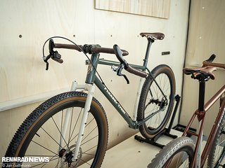 Bei diesem Gravel Bike kommt die Beast Hybrid Bar zum Einsatz.