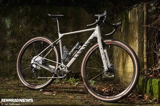 Das Canyon Grizl 8 1by Ekar ist das günstigste Serien Gravel Bike mit der Campagnolo 1x13-Gruppe, das wir kennen