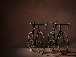 Ab 25. Februar für je 7.799 bzw. 7.999 Euro verfügbar: Ultimate CF EVO 10.0 SL und 10.0 Disc SL