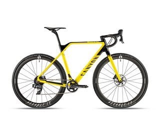 Canyon Inflite CF SLX 9.0  – mit 7,4 kg das leichteste Modell. Mit SRAM Force eTap AXS