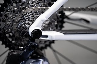 Kurze Kettenstreben für ein agiles Handling und ein langer Radstand für Stabilität sollen das Commencal 365 auszeichnen.