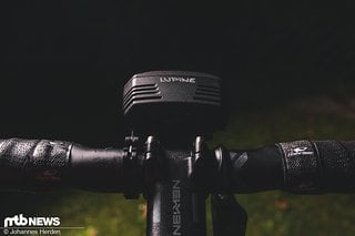 Hoher Preis, hohe Leuchtkraft: Die Lupine SL AX ist der Ferrari unter den Fahrradlampen und bietet eine exzellente Leistung.