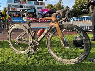 Gestern gewann Sonny Colbrelli auf einem Merida Reacto mit dem neuen Reifen Paris-Roubaix