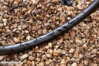 Das Carbon Lay-up soll ebenfalls besonders robust sein. Das Carbon Lay-up soll ebenfalls besonders robust sein.