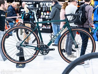 Das Colnago G3X hält die Gravel Fahne bei Colnago hoch