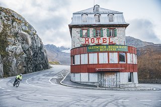 Furka Pass zum Frühstück bei trockenen Bedingungen. Ein Traum!