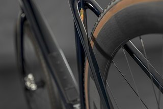 Mit einer Reifenfreiheit bis 40 mm positioniert sich das Mission zwischen Scultura Endurance und Silex.