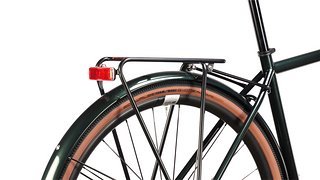 Optional – oder wie beim Tourist verbaut – sind Schutzbleche, Gepäckträger und Lichtanlage mit Nabendynamo.