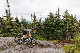 MTB Trails mit dem Graveler – das Grade X verspricht eine Menge Komfort, auch wenn es mal ruppig wird.