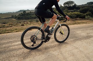 Der Shimano Ultegra Di2/XT Mix bietet passende Gänge auch für die steilsten Stiche und funktioniert tadellos.