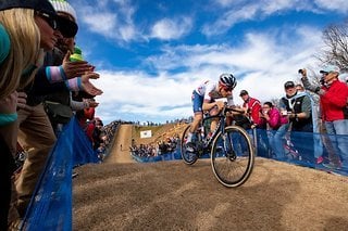 Thomas Pidcock kontrollierte auf seinem neuen Arbeitsgerät das Cyclocross-WM-Rennen der Männer Elite wie aus dem Lehrbuch und gewann