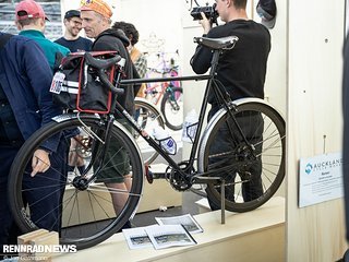 Die Lager bleiben beim Rossmann Randonneur übrigens automatisch im Rahmen, wenn man die Gabel ausbaut