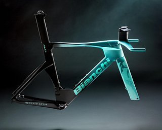 Zum Marktstart ist das neue Bianchi Aquila RC nur als Rahmenkit erhältlich