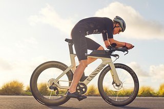 Zum Modelljahr 2023 gibt es frische Farben und einige kleine Änderungen für die Koblenzer Triathlon-Bikes.