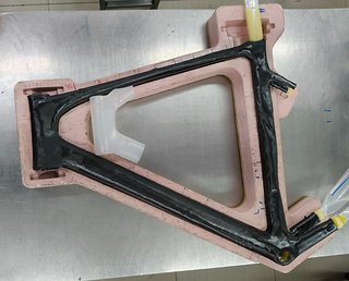 Auch Colnago profitiert von den Fortschritten beim Carbon-Rahmenbau Auch Colnago profitiert von den Fortschritten beim Carbon-Rahmenbau