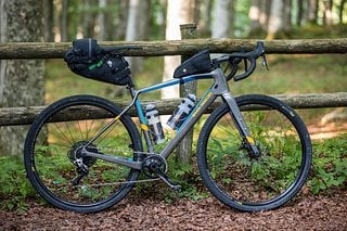 Jena im Bikepacking Setup