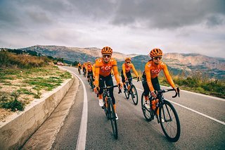 CCC-Liv im Training. Für das Team fährt unter anderen Marianne Vos