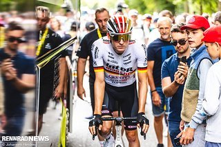 Der deutsche Meister Georg Zimmermann hat auch seinen Helm an die schicke GER-Lackierung angepasst.