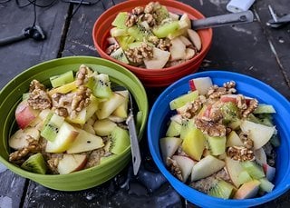 Caro hat uns jeden Morgen ein wohlschmeckendes Porridge gekocht. Das gibt Power für viele Stunden auf dem Bike.