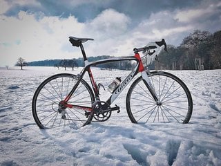 Für ein klassisches Winterrad ist das Wilier Izoard eigentlich zu gut ausgestattet.